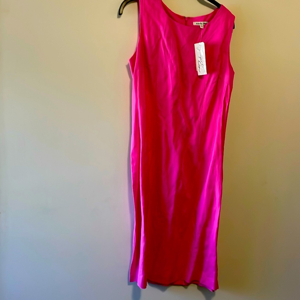 Women’s sleeveless dress, size 12 (runs small), new.